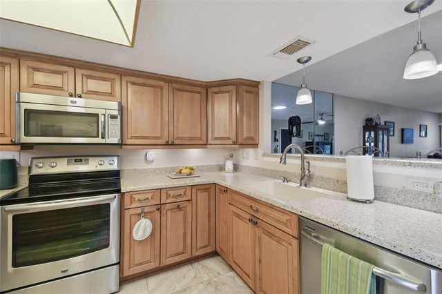 8130 BRADDOCK CIRCLE 3, Port Richey, FL 34668