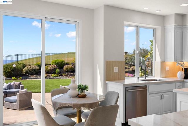 47849 Avalon Heights Ter, Fremont, CA 94539