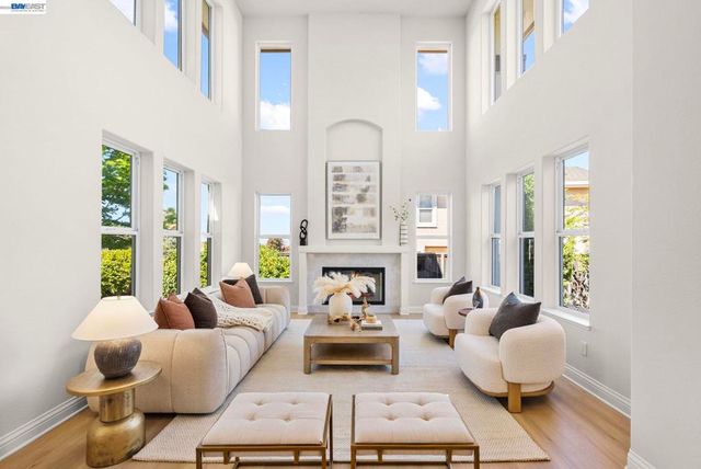 47849 Avalon Heights Ter, Fremont, CA 94539