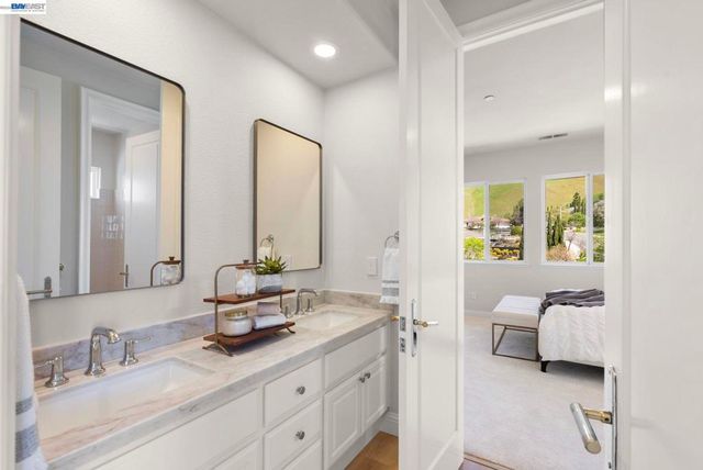 47849 Avalon Heights Ter, Fremont, CA 94539