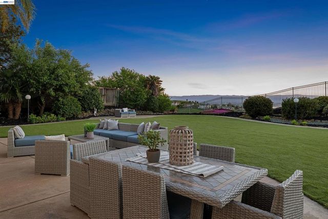 47849 Avalon Heights Ter, Fremont, CA 94539