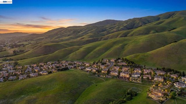 47849 Avalon Heights Ter, Fremont, CA 94539