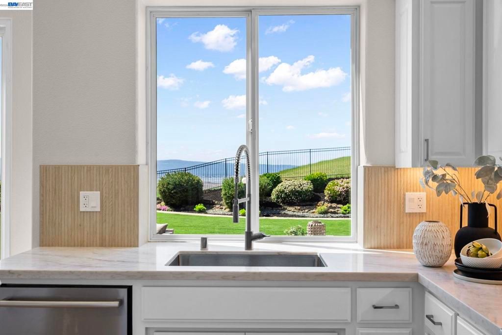 Image 8 of property listing at 47849 Avalon Heights Ter, Fremont, CA 94539