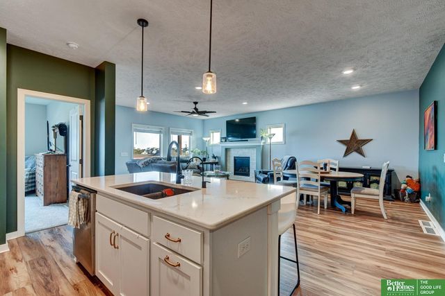 11961 S 113 Avenue, Papillion, NE 68046