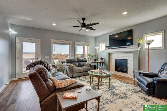11961 S 113 Avenue, Papillion, NE 68046