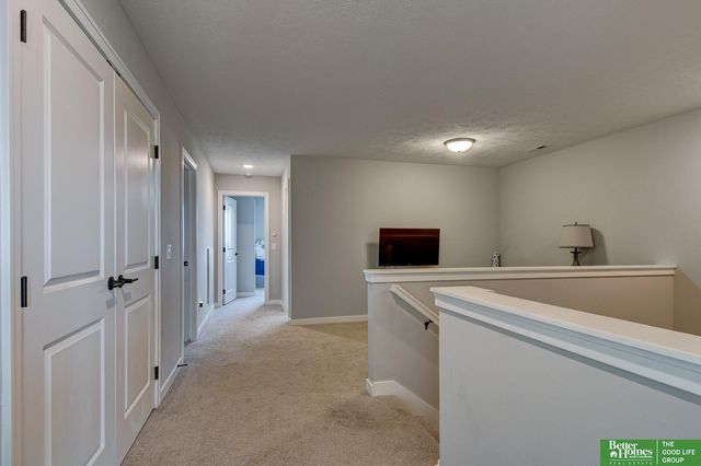 11961 S 113 Avenue, Papillion, NE 68046