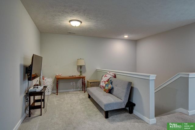 11961 S 113 Avenue, Papillion, NE 68046