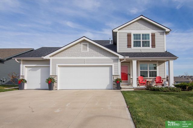 11961 S 113 Avenue, Papillion, NE 68046