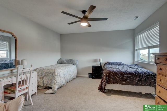 11961 S 113 Avenue, Papillion, NE 68046