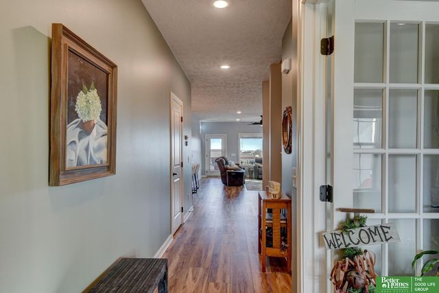 11961 S 113 Avenue, Papillion, NE 68046