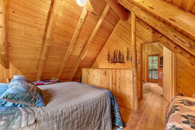 26 Mercer Road, Mazama, WA 98833