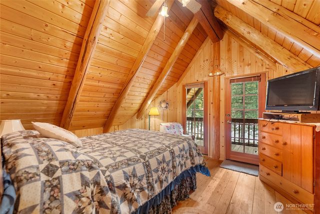 26 Mercer Road, Mazama, WA 98833