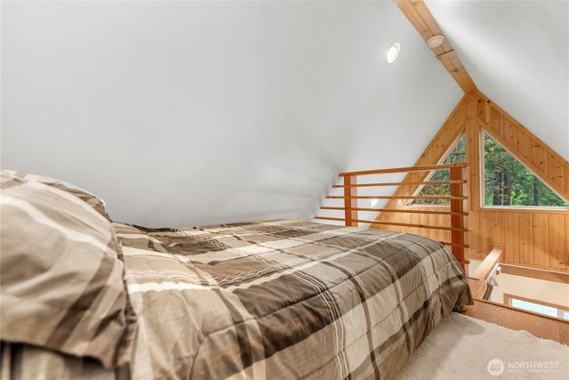 26 Mercer Road, Mazama, WA 98833