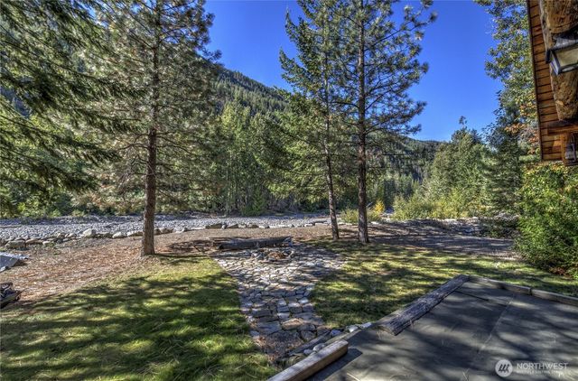 26 Mercer Road, Mazama, WA 98833