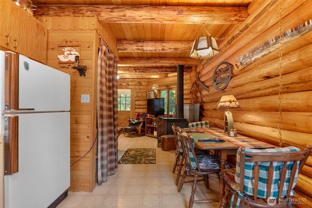 26 Mercer Road, Mazama, WA 98833