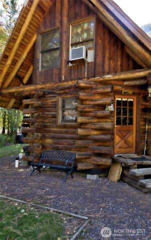 26 Mercer Road, Mazama, WA 98833
