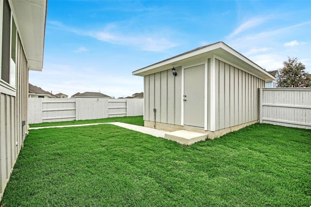 126 Huckleberry LN, Elgin, TX 78621