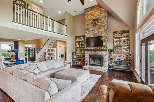 215 George Akins Rd, Westmoreland, TN 37186