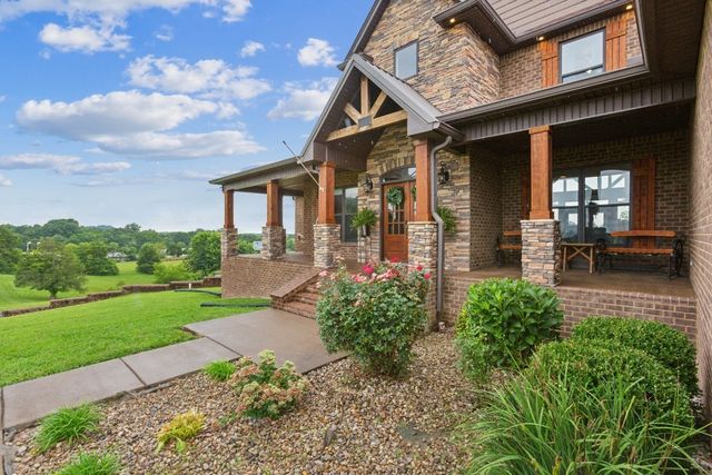 215 George Akins Rd, Westmoreland, TN 37186