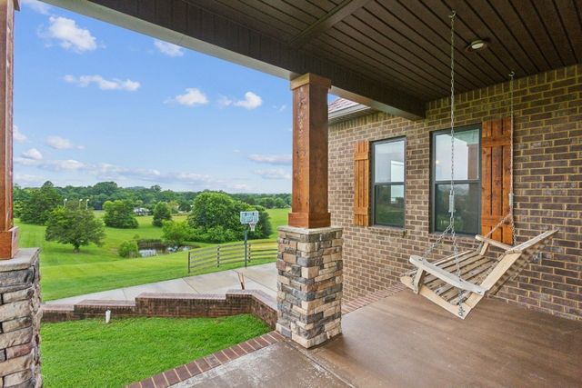 215 George Akins Rd, Westmoreland, TN 37186