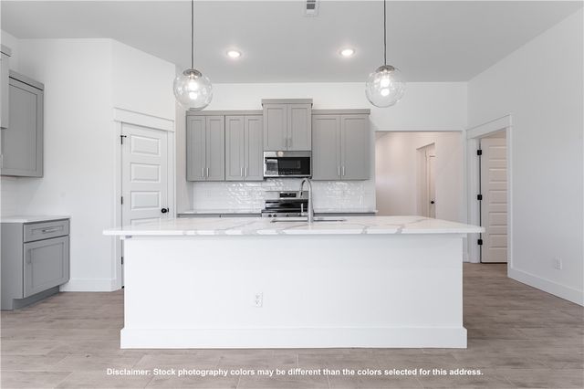 250 Ryker Ridge, Centerton, AR 72719