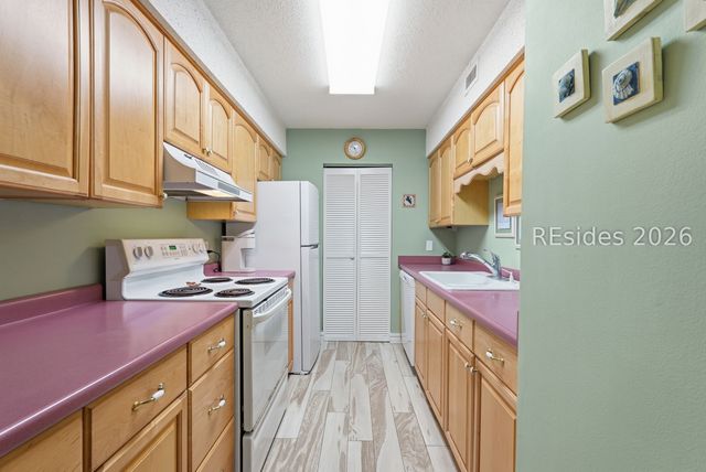34 S Forest Beach Dr Apt C7, Hilton Head Island, SC 29928