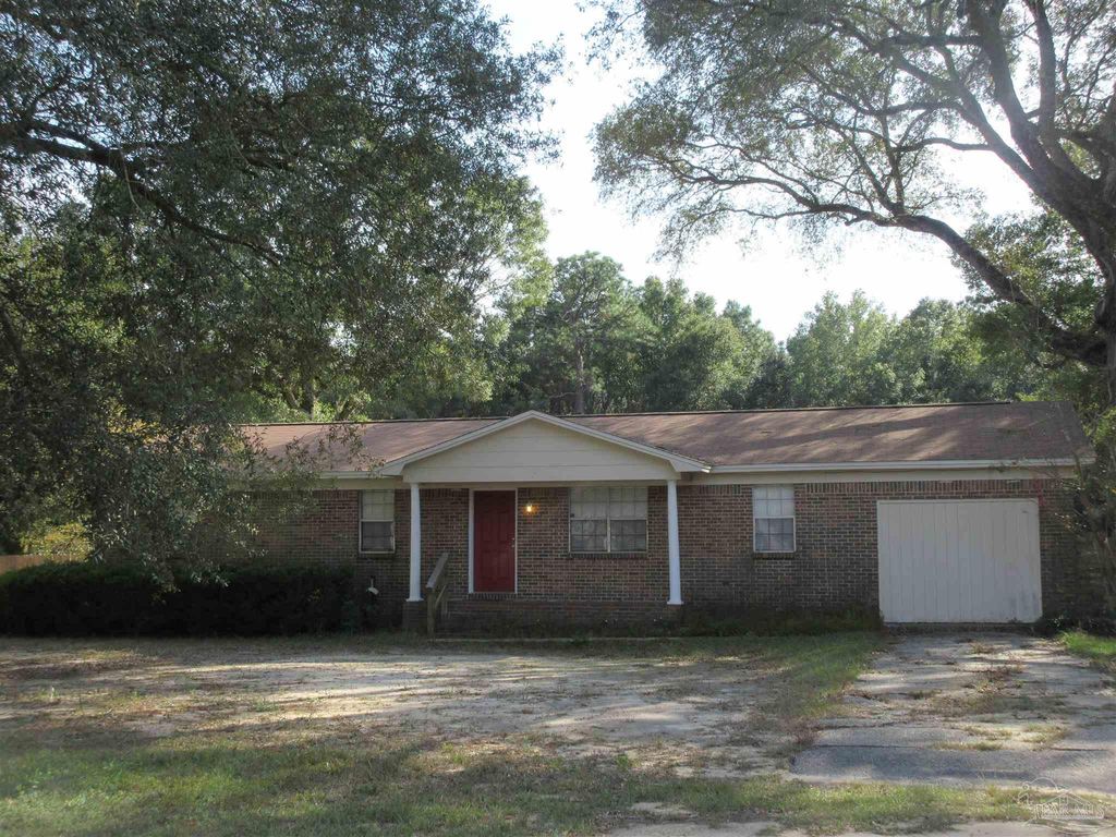 5401 Delona Rd, Milton, FL 32583