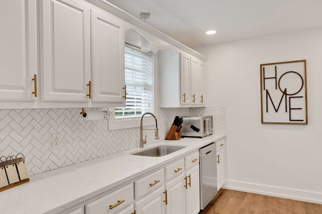 4267 Mount Zion Rd, Springfield, TN 37172
