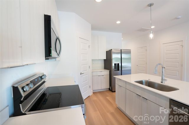 15 Bolton Street 8, Asheville, NC 28806