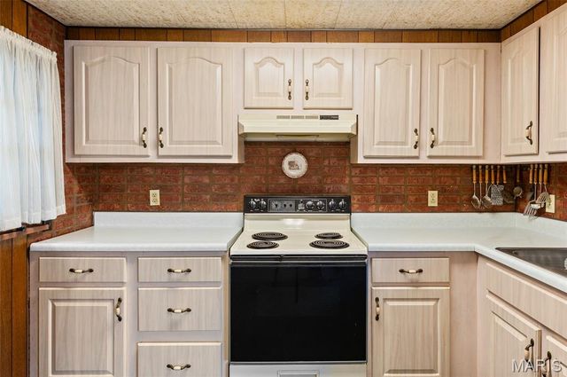 464 W Rosedale Drive, East Alton, IL 62024