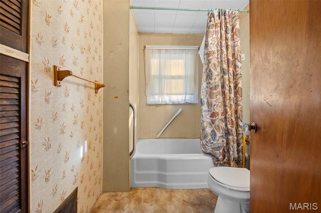 464 W Rosedale Drive, East Alton, IL 62024