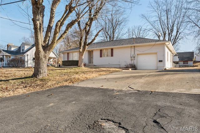 464 W Rosedale Drive, East Alton, IL 62024