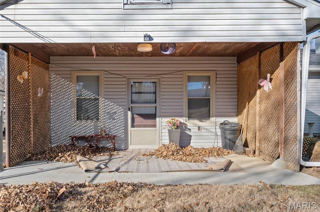 464 W Rosedale Drive, East Alton, IL 62024