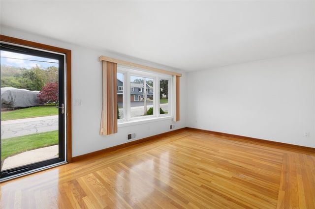 291 Old County Road, Smithfield, RI 02917