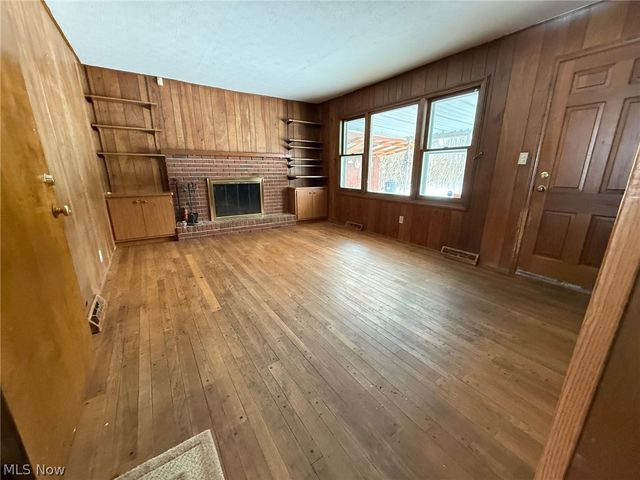 1026 Joy Oval, Seven Hills, OH 44131