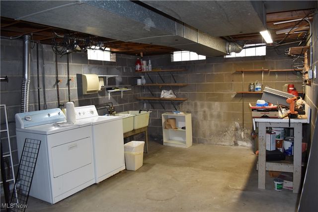 1026 Joy Oval, Seven Hills, OH 44131