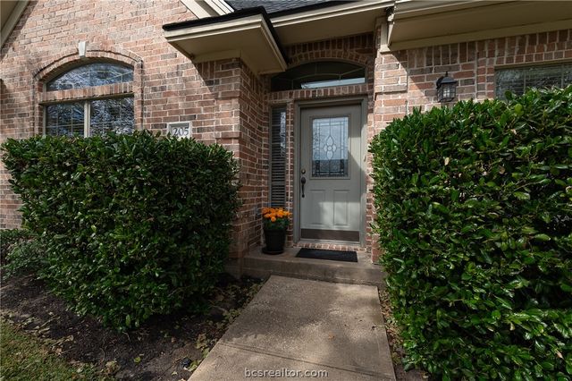 205 Hartford Drive, College Station, TX 77845