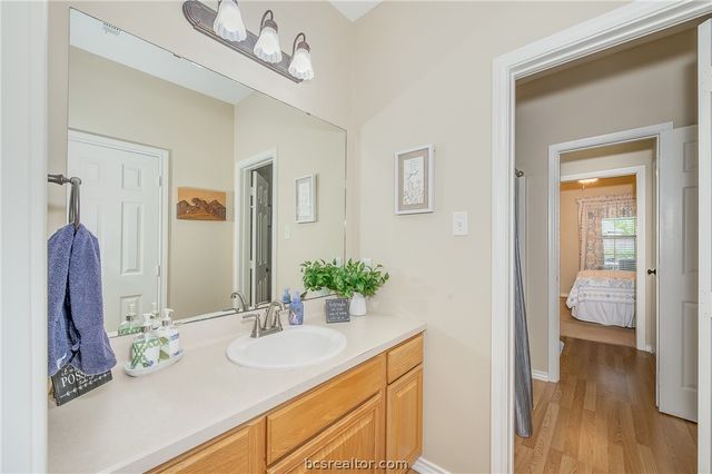 205 Hartford Drive, College Station, TX 77845