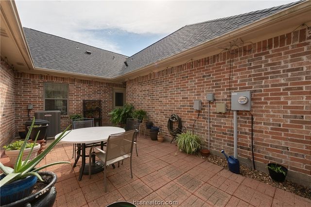 205 Hartford Drive, College Station, TX 77845