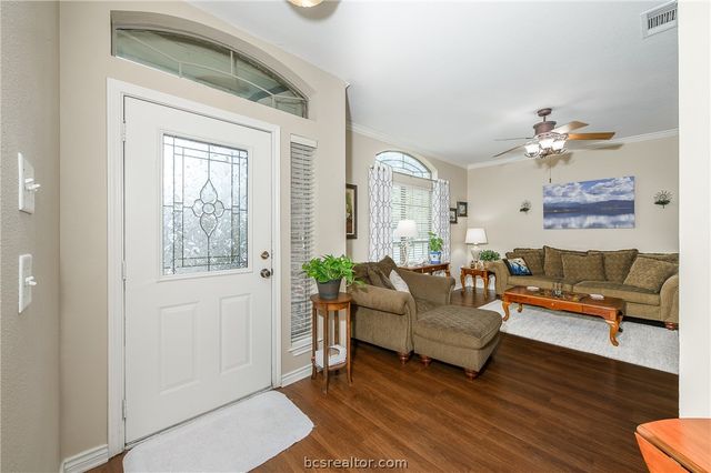 205 Hartford Drive, College Station, TX 77845