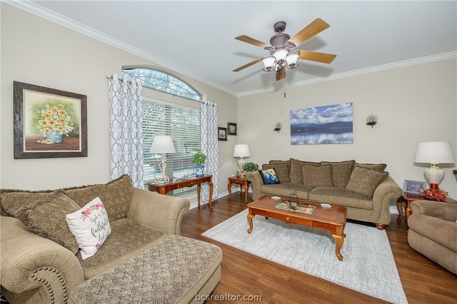 205 Hartford Drive, College Station, TX 77845