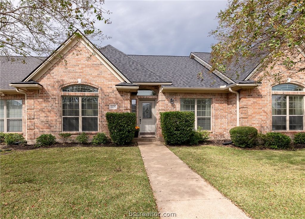 205 Hartford Drive, College Station, TX 77845