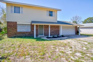 20 E Casa Loma Drive, Mary Esther, FL 32569