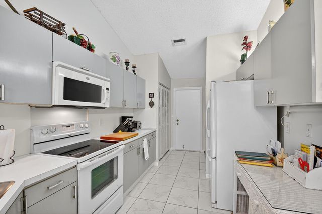 5665 Aspen Ridge Circle, Delray Beach, FL 33484