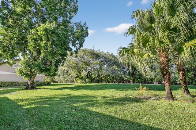 5665 Aspen Ridge Circle, Delray Beach, FL 33484