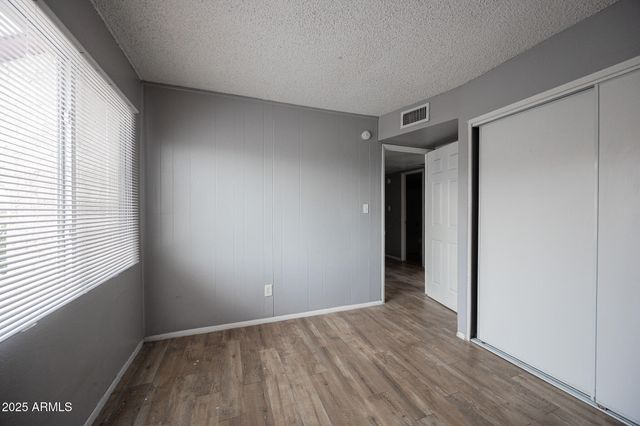 5440 W BELLEVIEW Street, Phoenix, AZ 85043