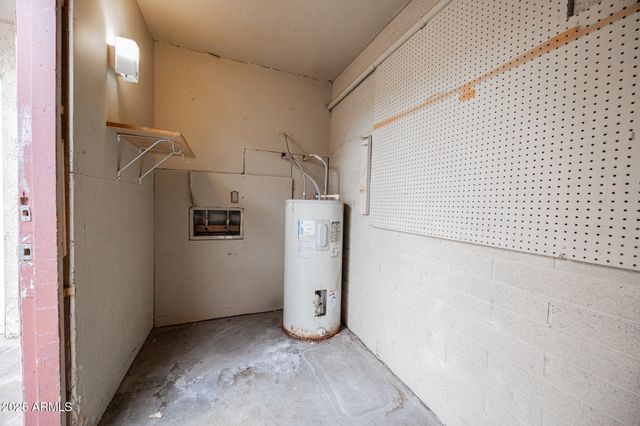 5440 W BELLEVIEW Street, Phoenix, AZ 85043