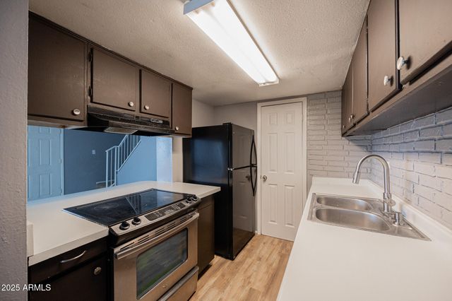 5440 W BELLEVIEW Street, Phoenix, AZ 85043