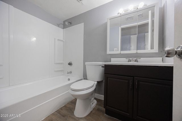 5440 W BELLEVIEW Street, Phoenix, AZ 85043