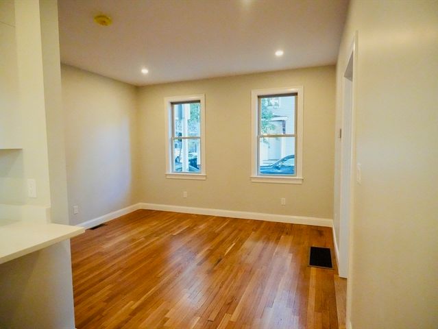 59 7th 1, Cambridge, MA 02141